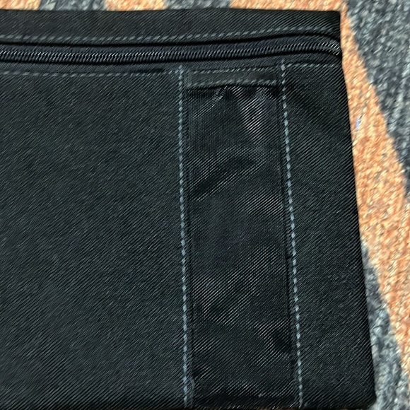 Workforce accessory pouch.Like new. Durable protective cotton construction. - Picture 3 of 5